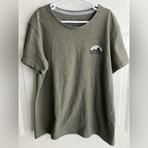 Patagonia Men’s P-6 Logo Responsibili-Tee 50% recycled cotton green small